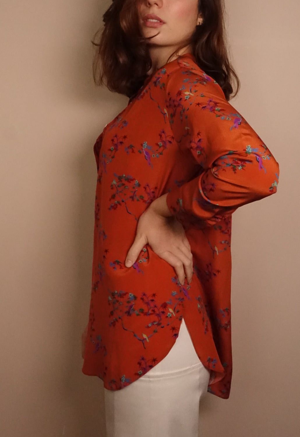 "Unique" silk shirt with "Cineserie" pattern with orange background