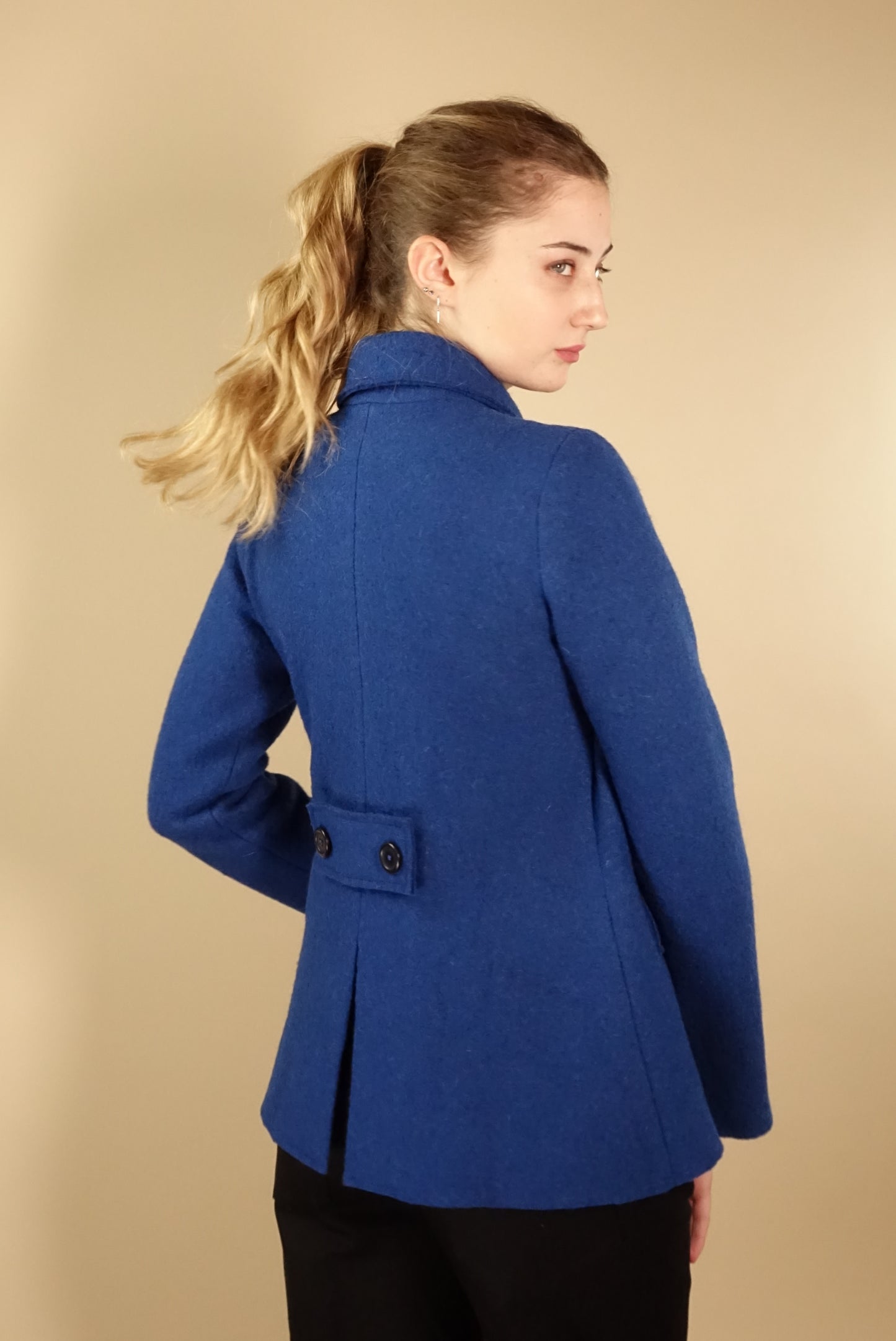Giacca  Alesund in  100% lana cotta blu chiaro
