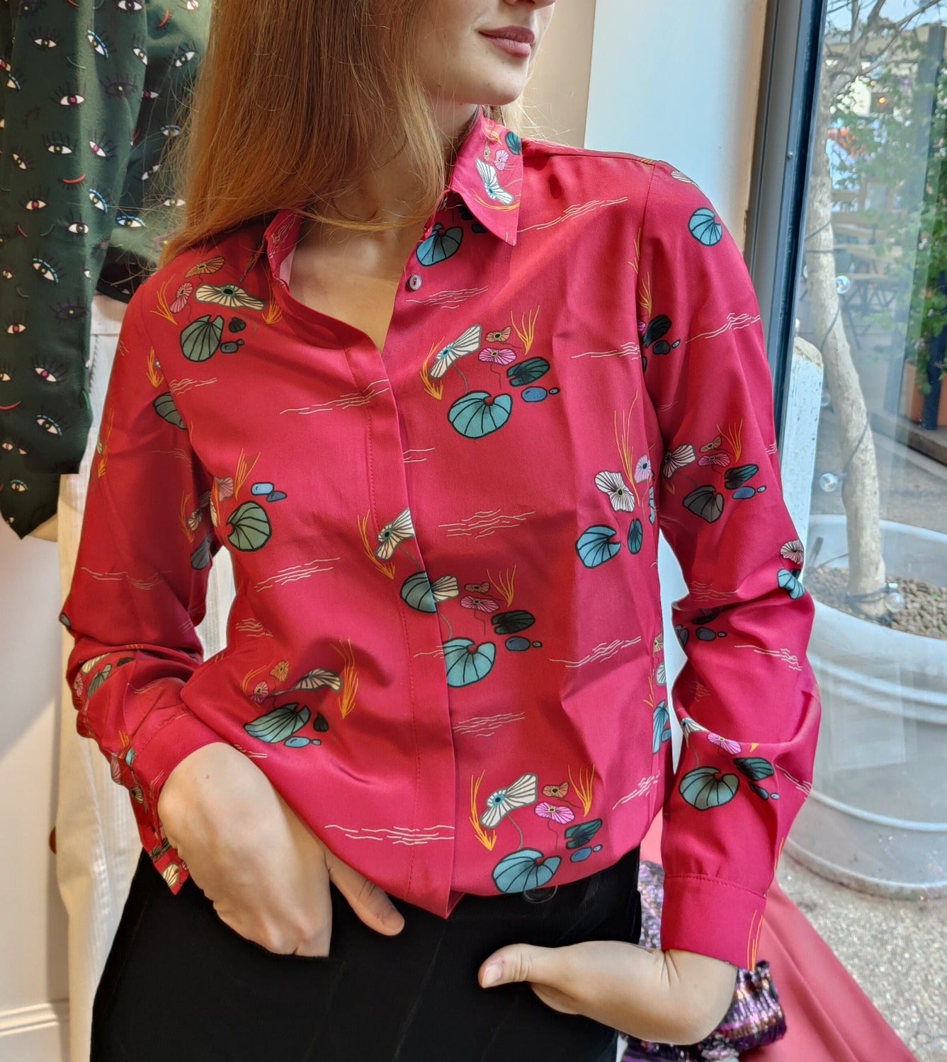 Camicia   Elsa  con lo "stagno rosso"