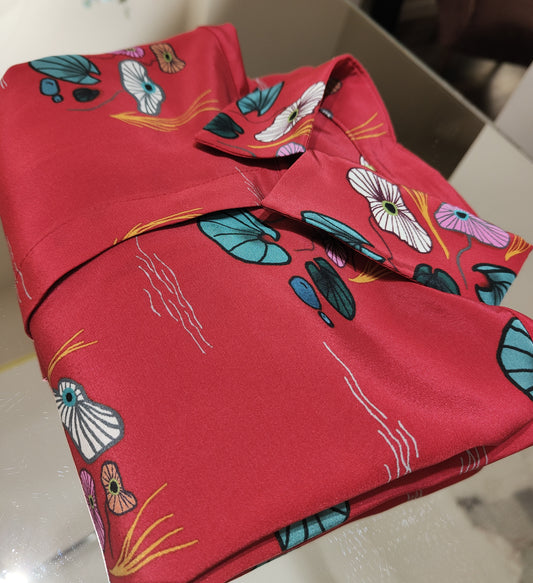 Camicia   Elsa  con lo "stagno rosso"