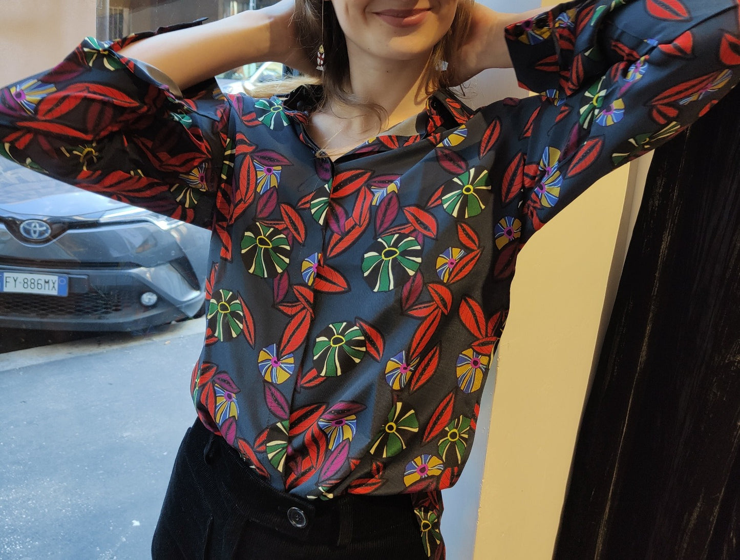 Camicia   Elsa  con stampa "Petunias"  scura